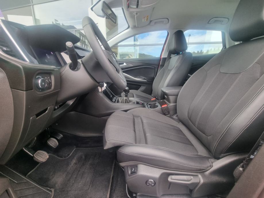 Opel Grandland 1.2 Turbo - SAMO 11.303km - POTRJENA SERVISNA, fotografija 12