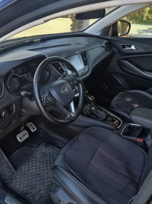 Opel Grandland 1,2 Turbo, fotografija 7