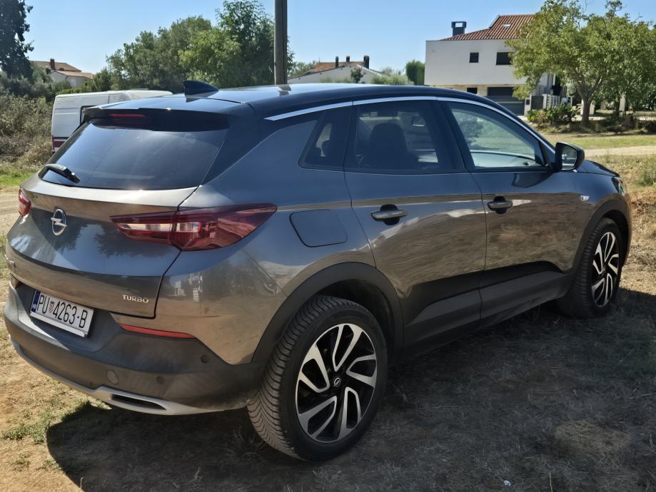 Opel Grandland 1,2 Turbo, fotografija 6