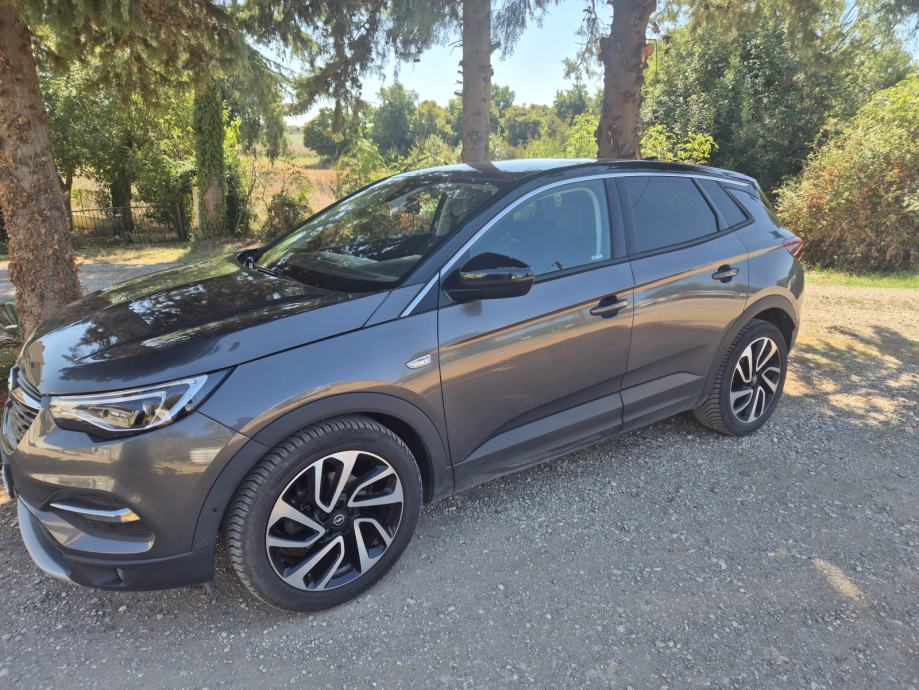 Opel Grandland 1,2 Turbo, fotografija 5