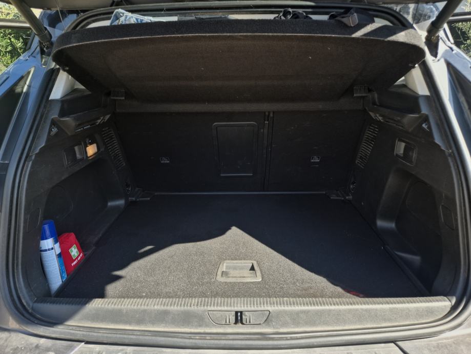 Opel Grandland 1,2 Turbo, fotografija 12