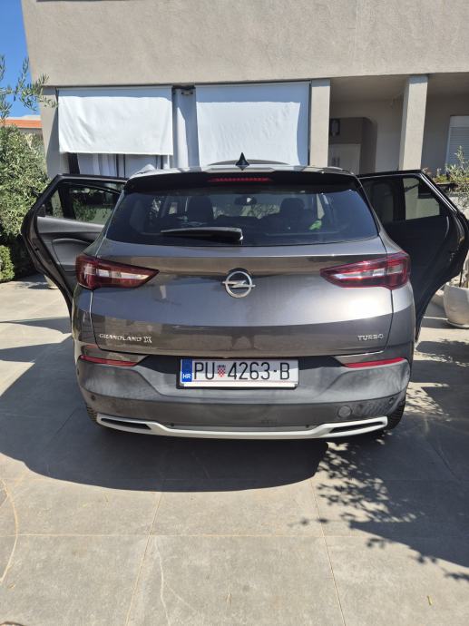 Opel Grandland 1,2 Turbo, fotografija 14