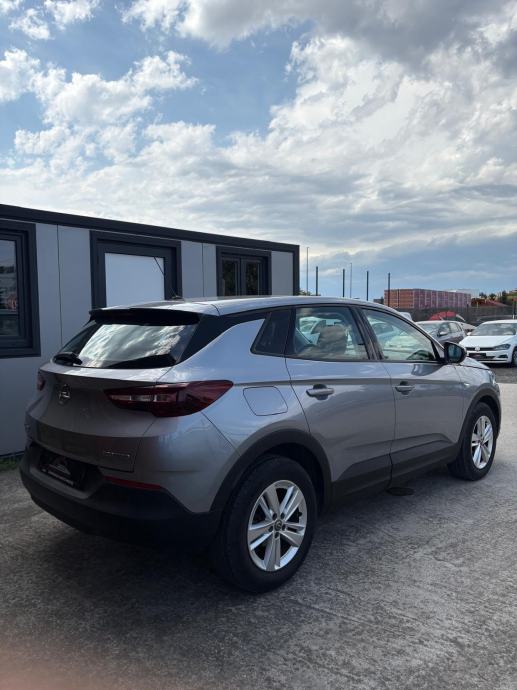 Opel Grandland 1,5 CDTI, registriran jamstvo, fotografija 5