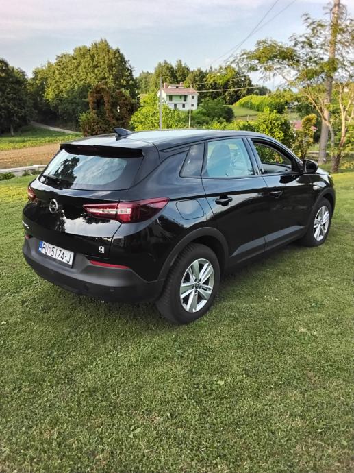 Opel Grandland 1,5 CDTI, fotografija 3