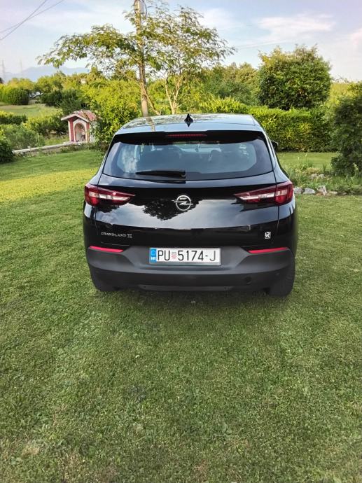 Opel Grandland 1,5 CDTI, fotografija 2