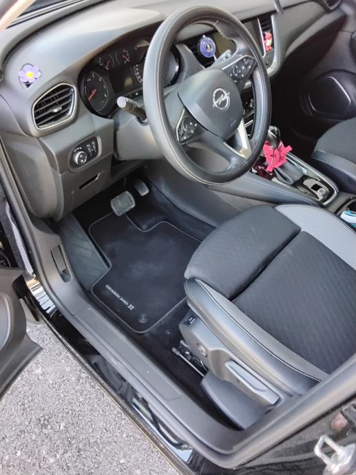 Opel Grandland 1,5 CDTI, fotografija 8