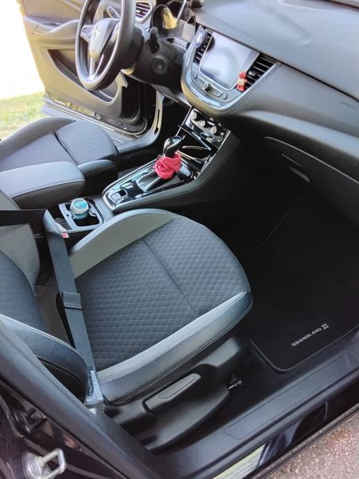 Opel Grandland 1,5 CDTI, fotografija 10
