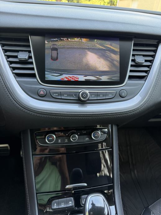 Opel Grandland 1.6 D, AUTOMATIK, Navi, INNOVATION OPREMA, top stanje!, fotografija 9