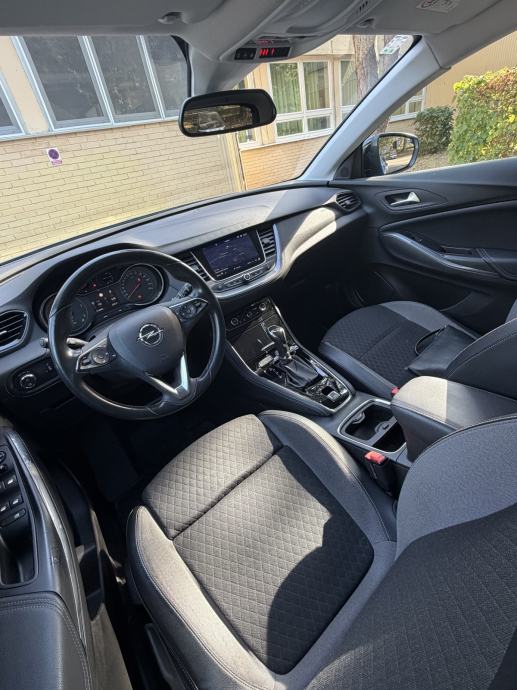 Opel Grandland 1.6 D, AUTOMATIK, Navi, INNOVATION OPREMA, top stanje!, fotografija 16