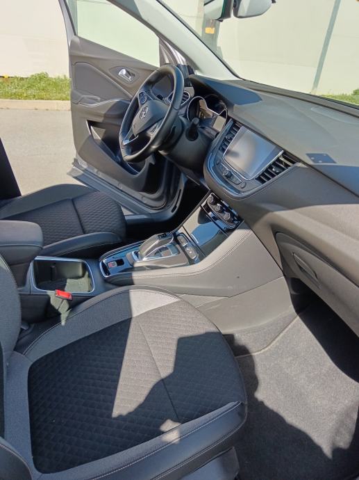 Opel Grandland 1,6 Turbo automatik phev, fotografija 4