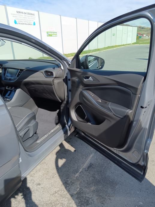 Opel Grandland 1,6 Turbo automatik phev, fotografija 5