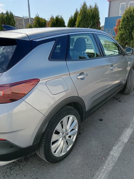 Opel Grandland 1,6 Turbo automatik phev, fotografija 10