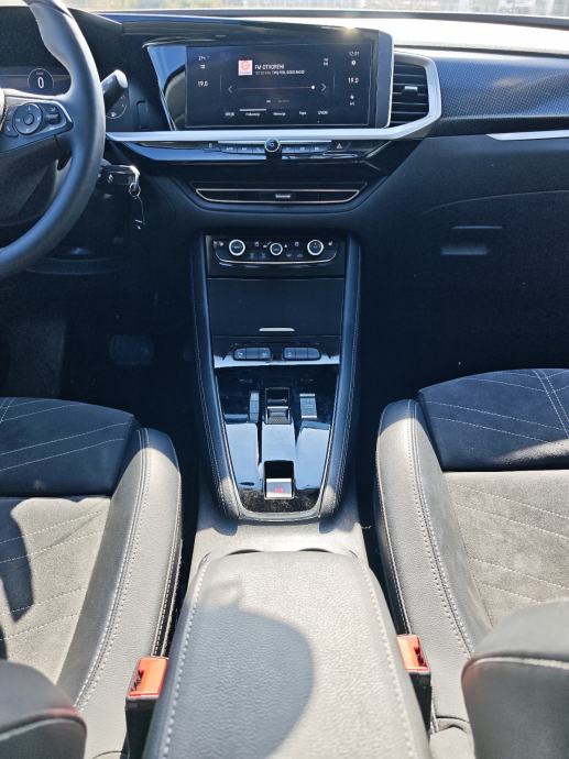 Opel Grandland GS Line, fotografija 11