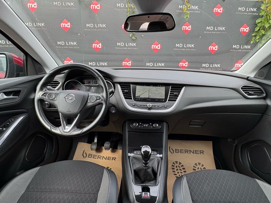 Opel Grandland X 1.6 CDTI, fotografija 10