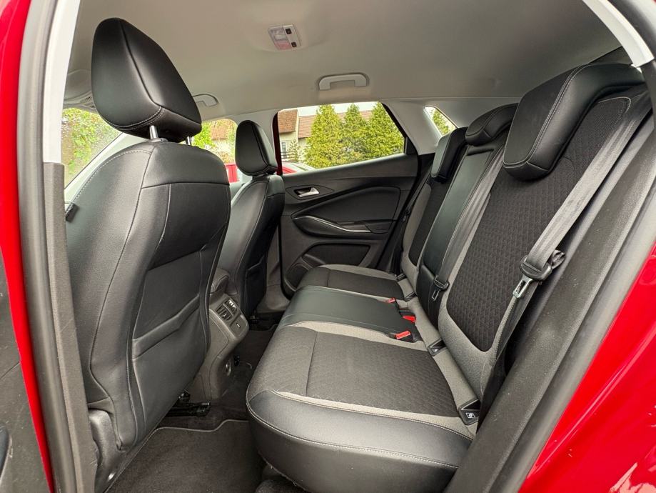 Opel Grandland X 1.6 CDTI, fotografija 13