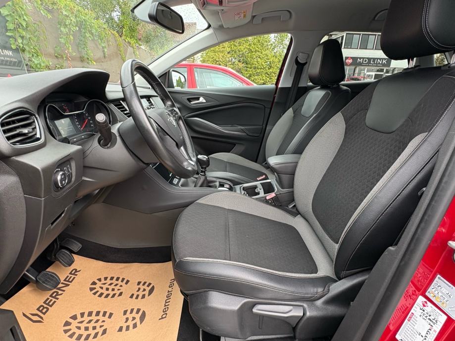 Opel Grandland X 1.6 CDTI, fotografija 11
