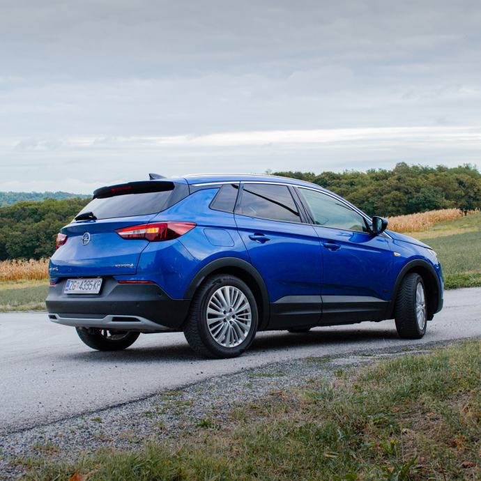Opel Grandland X 300ks hybrid, fotografija 4