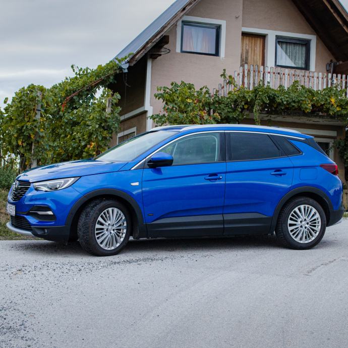 Opel Grandland X 300ks hybrid, fotografija 8