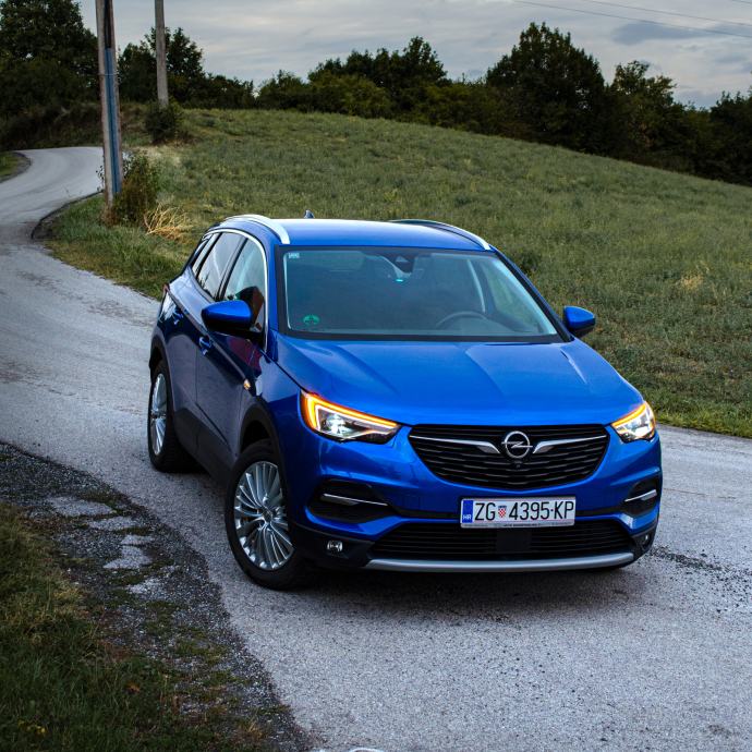 Opel Grandland X 300ks hybrid, fotografija 2