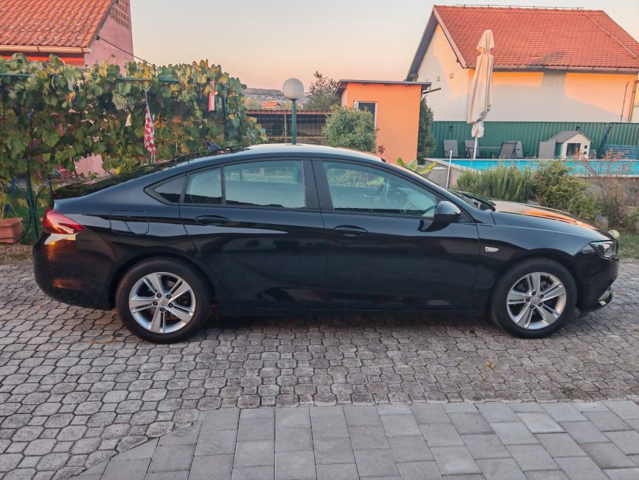 Opel Insignia 1,5 automatik, fotografija 2