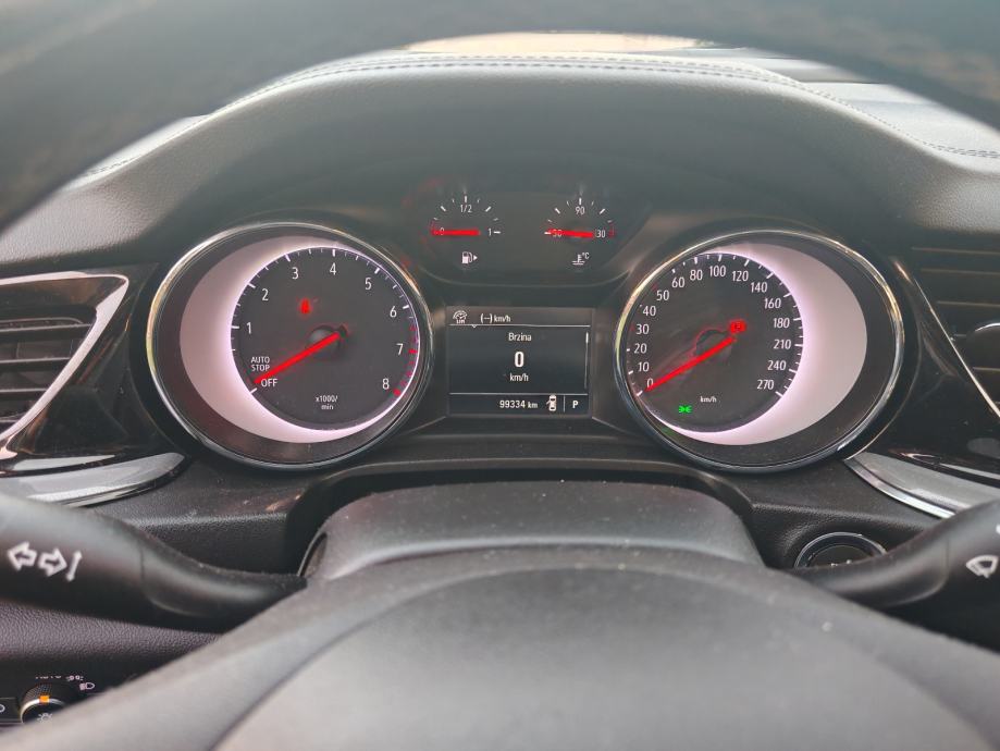 Opel Insignia 1,5 automatik, fotografija 9