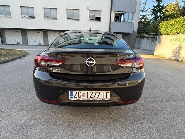Opel Insignia 1,5 D, fotografija 2