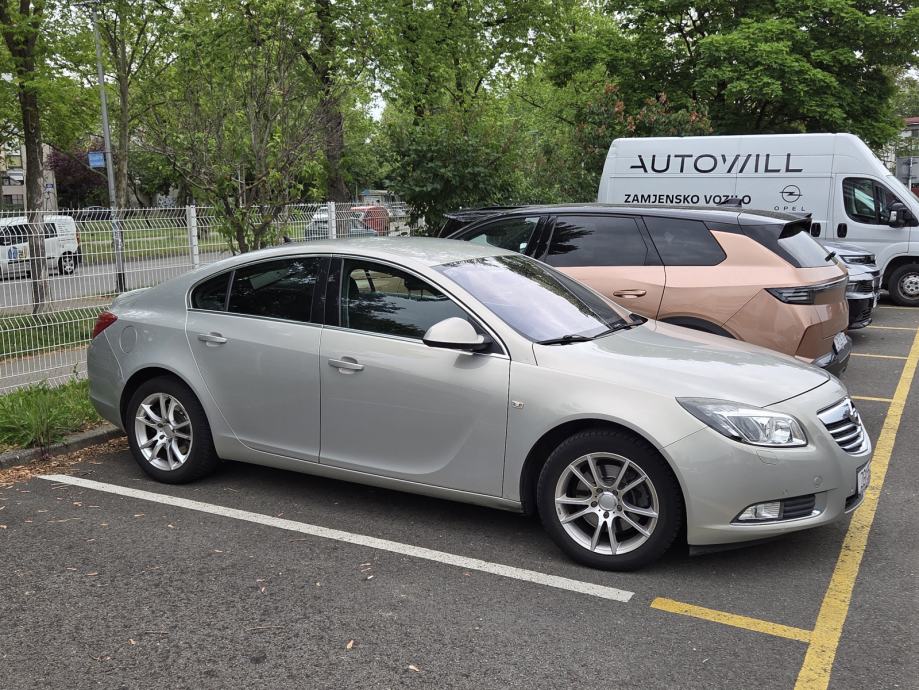 OPEL INSIGNIA 1.6 16V 2010. 147.000 km PRVI VLASNIK KAO NOVI, fotografija 20