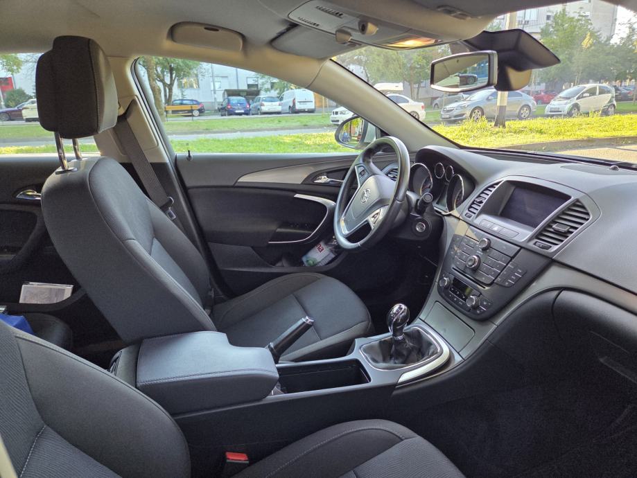 OPEL INSIGNIA 1.6 16V 2010. 147.000 km PRVI VLASNIK KAO NOVI, fotografija 13