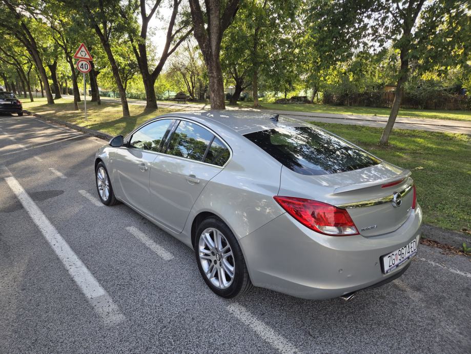 OPEL INSIGNIA 1.6 16V 2010. 147.000 km PRVI VLASNIK KAO NOVI, fotografija 3