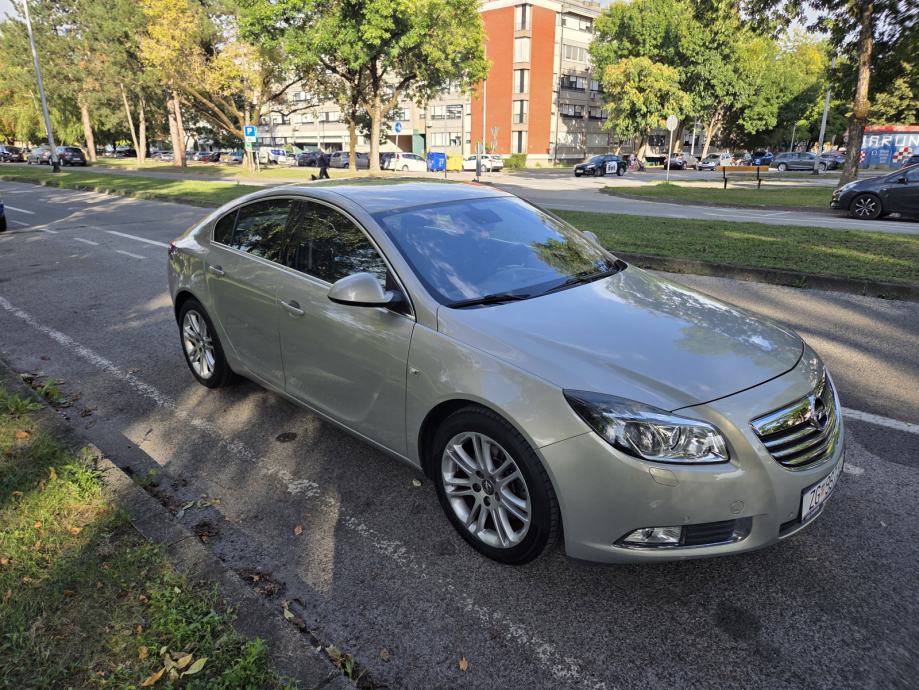 OPEL INSIGNIA 1.6 16V 2010. 147.000 km PRVI VLASNIK KAO NOVI, fotografija 5