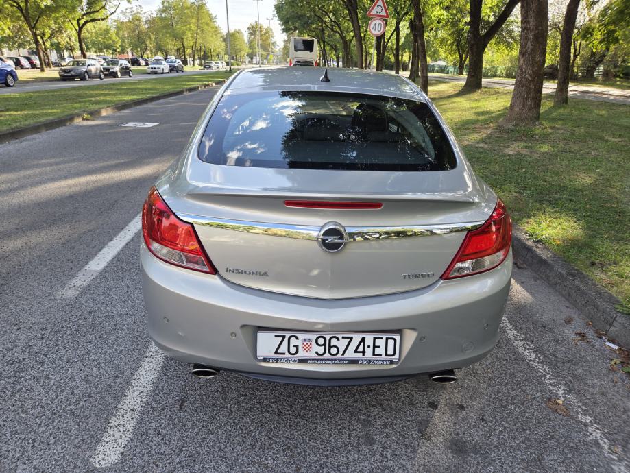 OPEL INSIGNIA 1.6 16V 2010. 147.000 km PRVI VLASNIK KAO NOVI, fotografija 9
