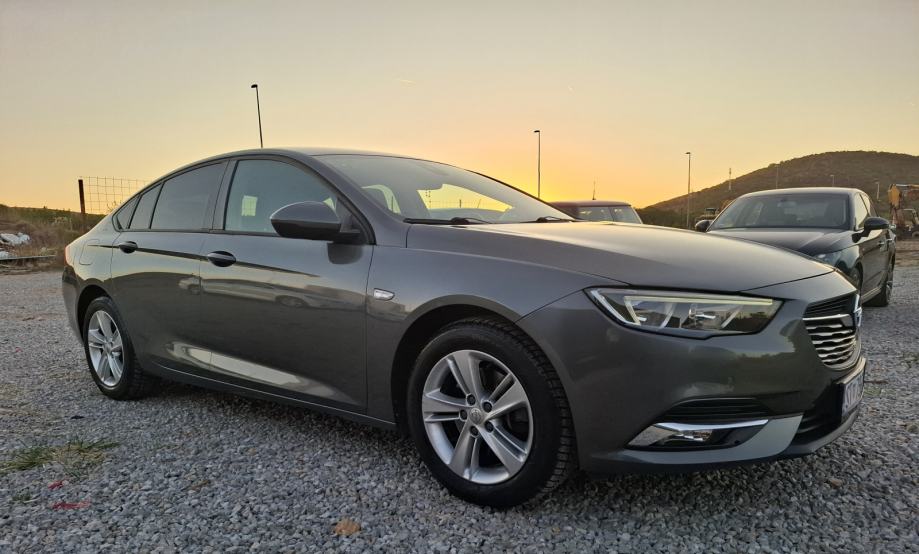 Opel Insignia 1.6 CDTi automatik, fotografija 2