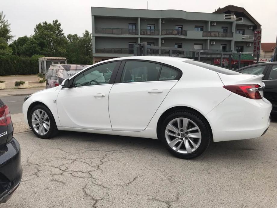Opel insignia bose