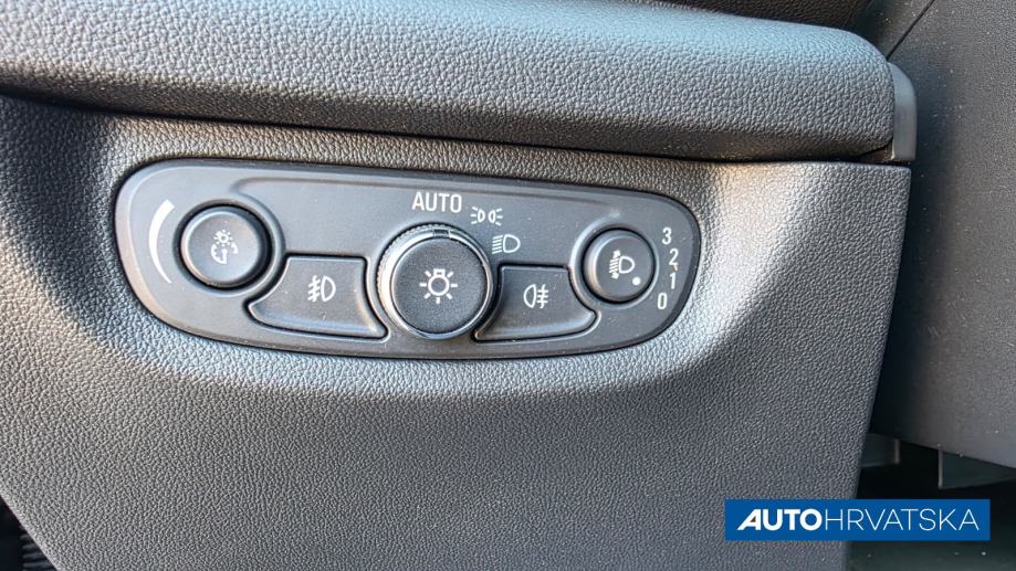 OPEL INSIGNIA 1,6 CDTI EDITION - Jamstvo 15 mjeseci, 10.490,00 €, fotografija 11