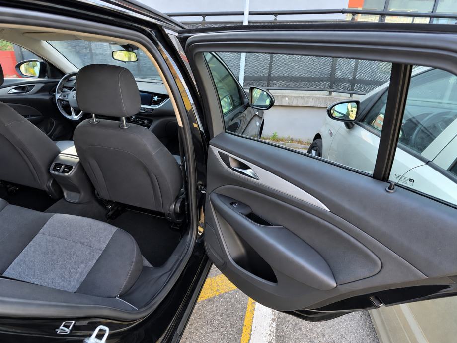 Opel Insigniju Sports Tourer 1.6 CDTI s automatskim mjenjačem, 12/2018, fotografija 7
