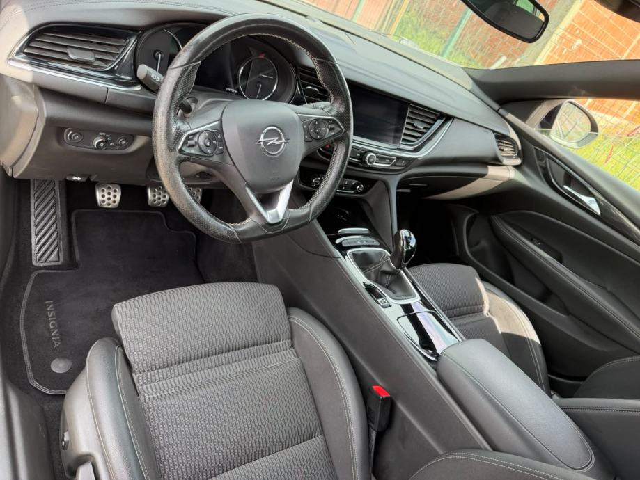 Opel Insignia 1,6 CDTI, fotografija 6