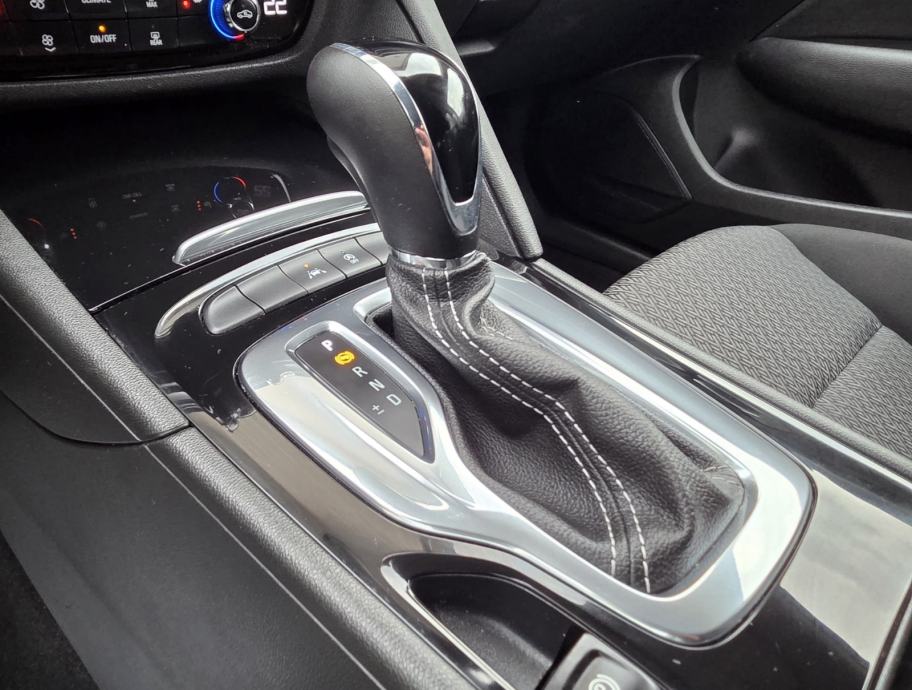 Opel Insignia 1,6 CDTI * VIRTUAL COCKPIT * RADAR * NAVIGAVIJA *, fotografija 10