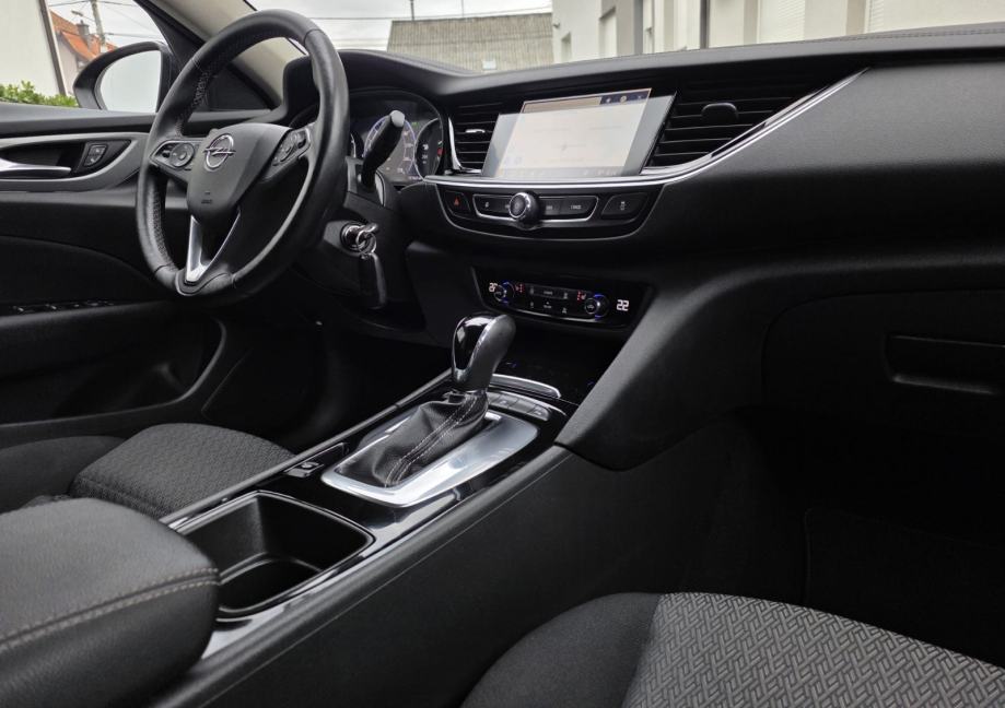 Opel Insignia 1,6 CDTI * VIRTUAL COCKPIT * RADAR * NAVIGAVIJA *, fotografija 14