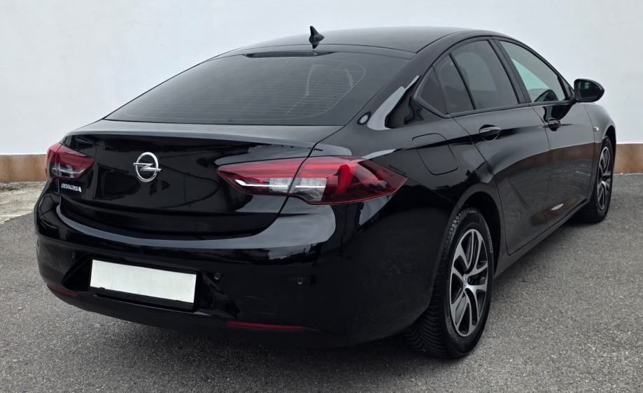 Opel Insignia 1,6 CDTI * VIRTUAL COCKPIT * RADAR * NAVIGAVIJA *, fotografija 4
