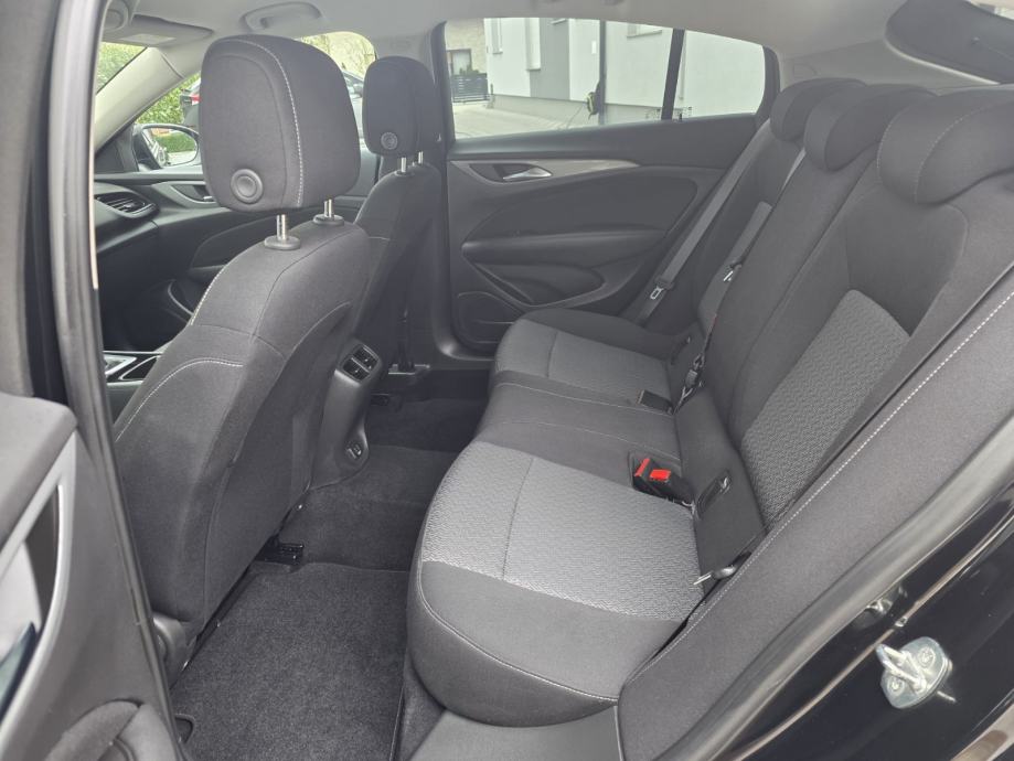 Opel Insignia 1,6 CDTI * VIRTUAL COCKPIT * RADAR * NAVIGAVIJA *, fotografija 18
