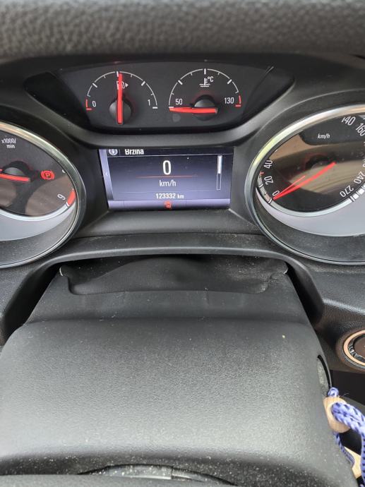 Opel Insignia 1,6 Turbo, fotografija 11