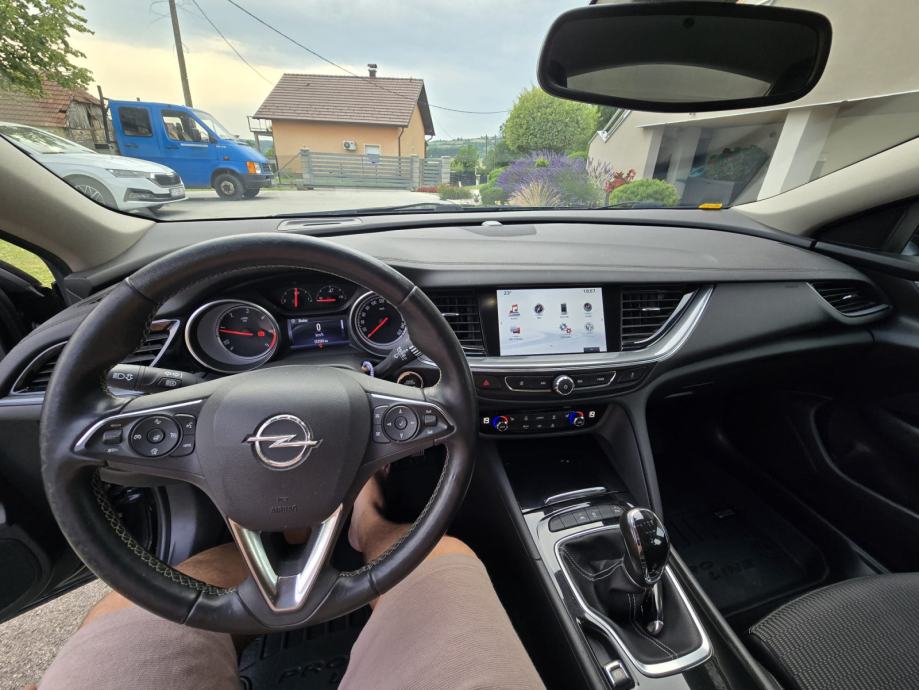 Opel Insignia 1,6 Turbo, fotografija 8