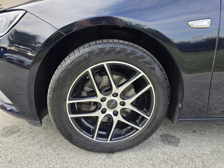 Opel Insignia 1,6 Turbo, fotografija 9
