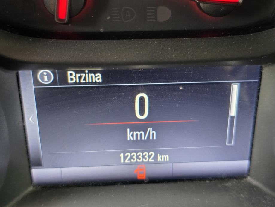 Opel Insignia 1,6 Turbo, fotografija 15