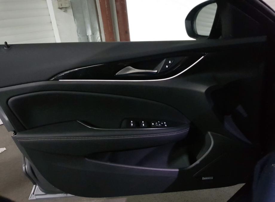 Opel Insignia (121 kW) - PRVI VLASNIK, LED Matrix, NOVE PREMIUM GUME, fotografija 14