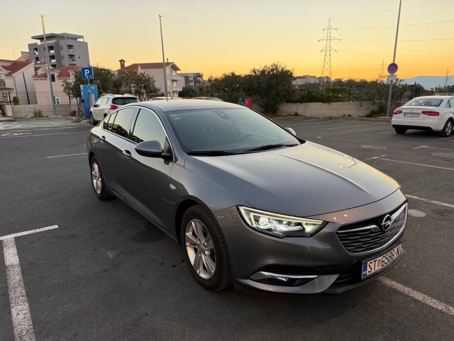 Opel Insignia (121 kW) - PRVI VLASNIK, LED Matrix, NOVE PREMIUM GUME, fotografija 3