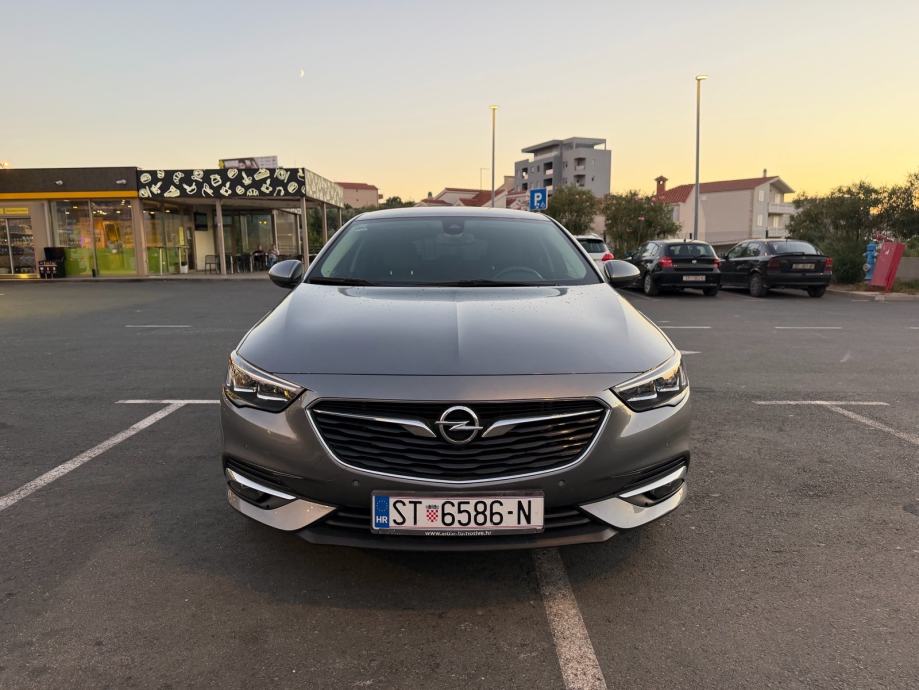 Opel Insignia (121 kW) - PRVI VLASNIK, LED Matrix, NOVE PREMIUM GUME, fotografija 2