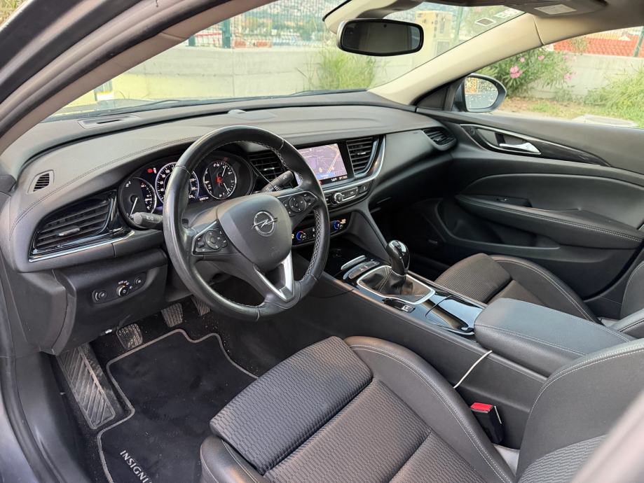Opel Insignia (121 kW) - PRVI VLASNIK, LED Matrix, NOVE PREMIUM GUME, fotografija 10