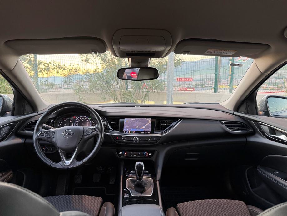 Opel Insignia (121 kW) - PRVI VLASNIK, LED Matrix, NOVE PREMIUM GUME, fotografija 9