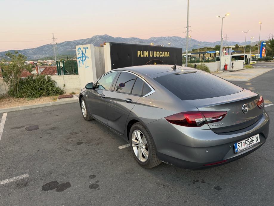Opel Insignia (121 kW) - PRVI VLASNIK, LED Matrix, NOVE PREMIUM GUME, fotografija 7